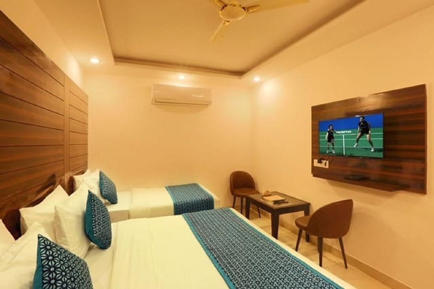 Hotel Chanakya Inn Új-Delhi Kültér fotó