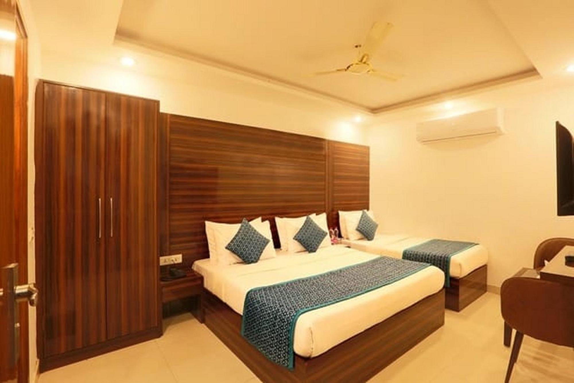 Hotel Chanakya Inn Új-Delhi Kültér fotó