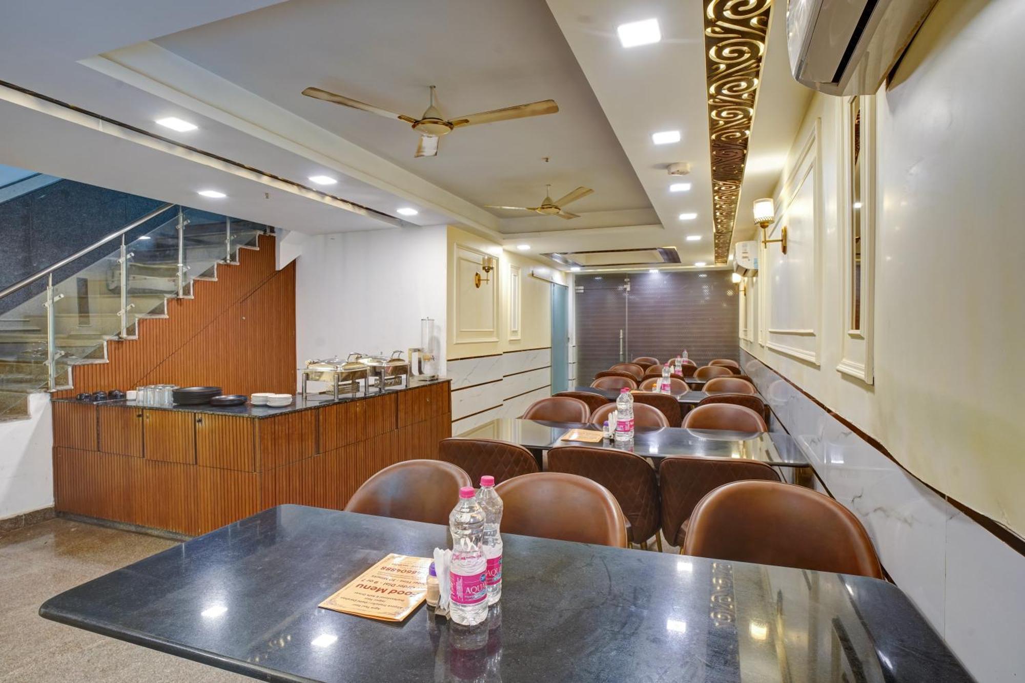 Hotel Chanakya Inn Új-Delhi Kültér fotó