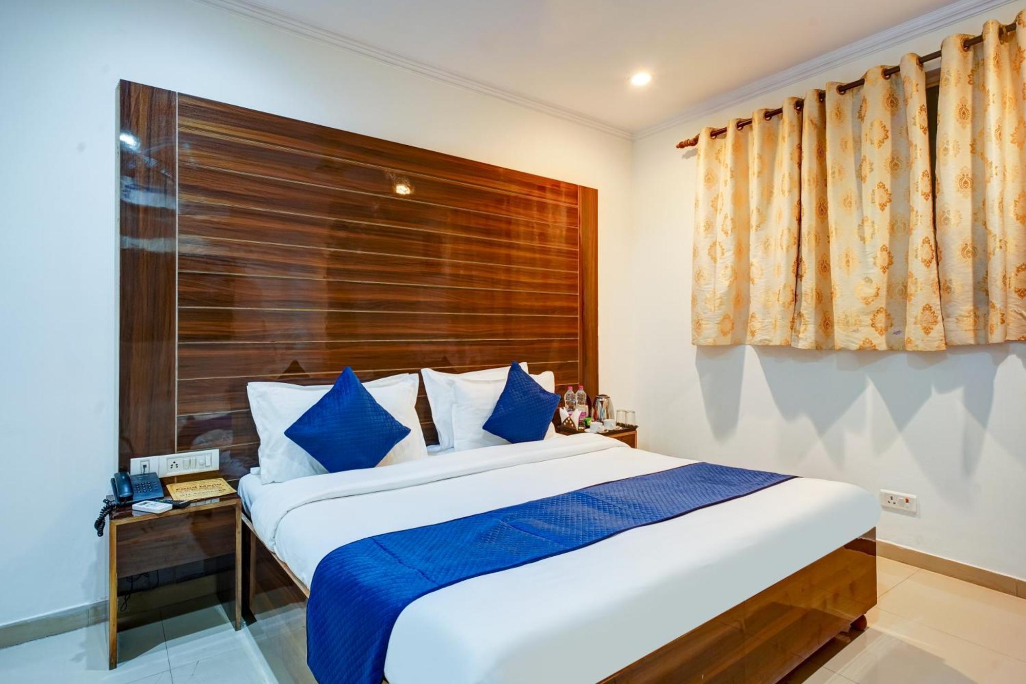 Hotel Chanakya Inn Új-Delhi Kültér fotó