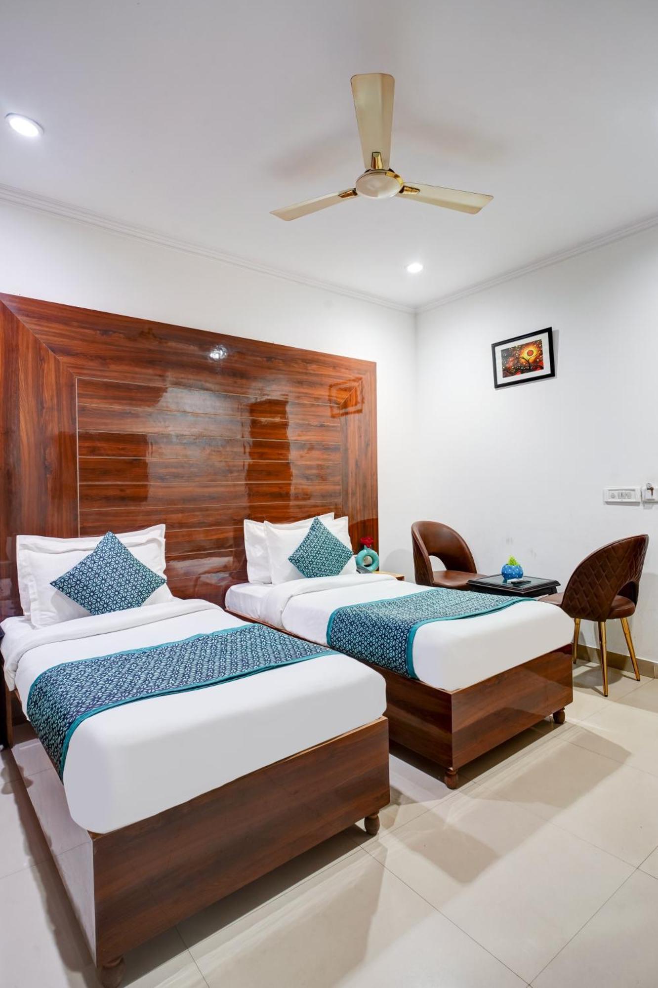 Hotel Chanakya Inn Új-Delhi Kültér fotó