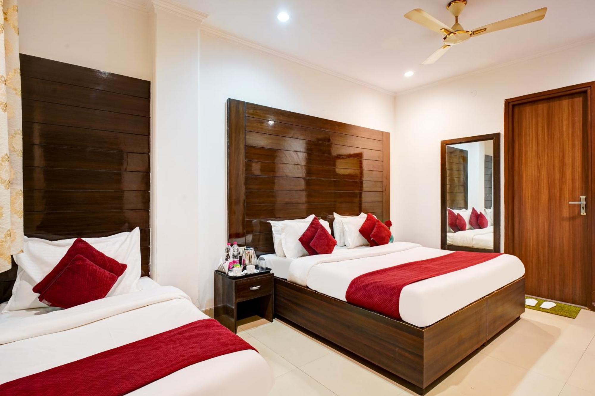 Hotel Chanakya Inn Új-Delhi Kültér fotó