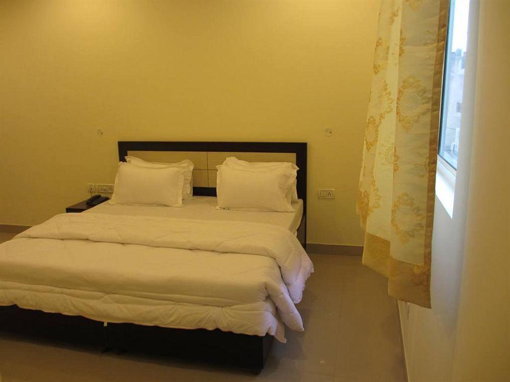 Hotel Chanakya Inn Új-Delhi Kültér fotó