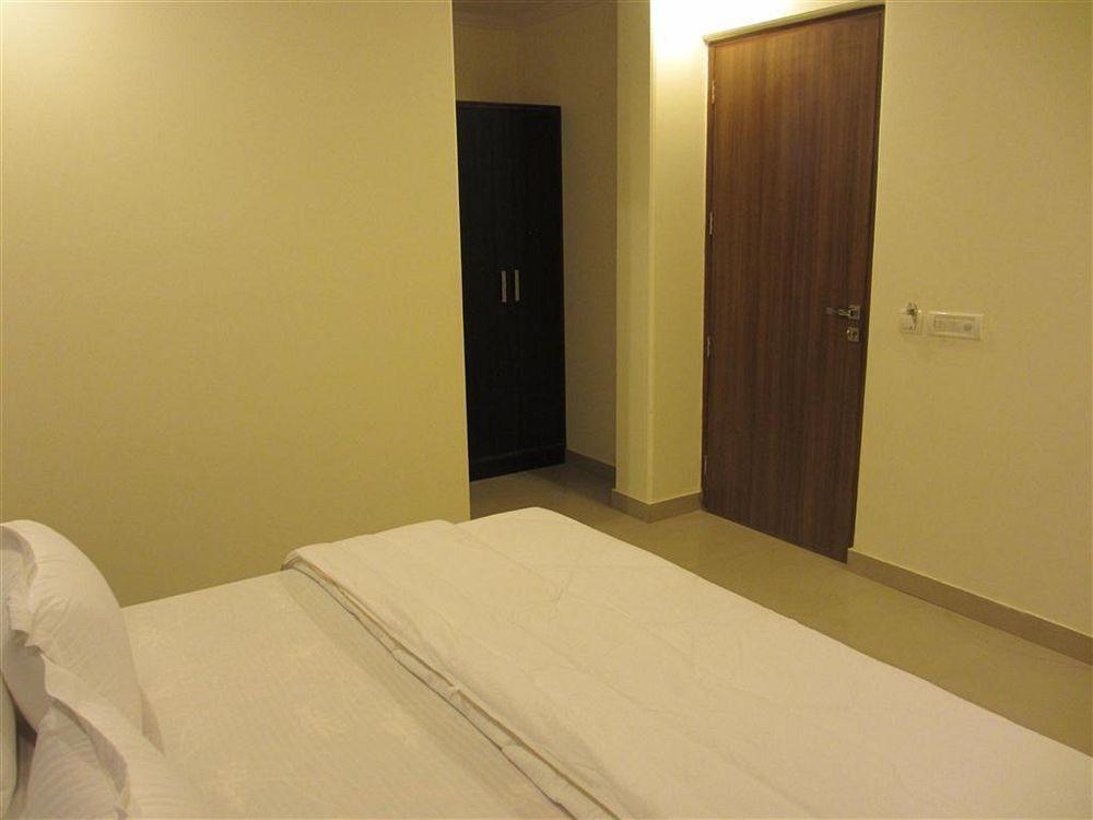 Hotel Chanakya Inn Új-Delhi Kültér fotó