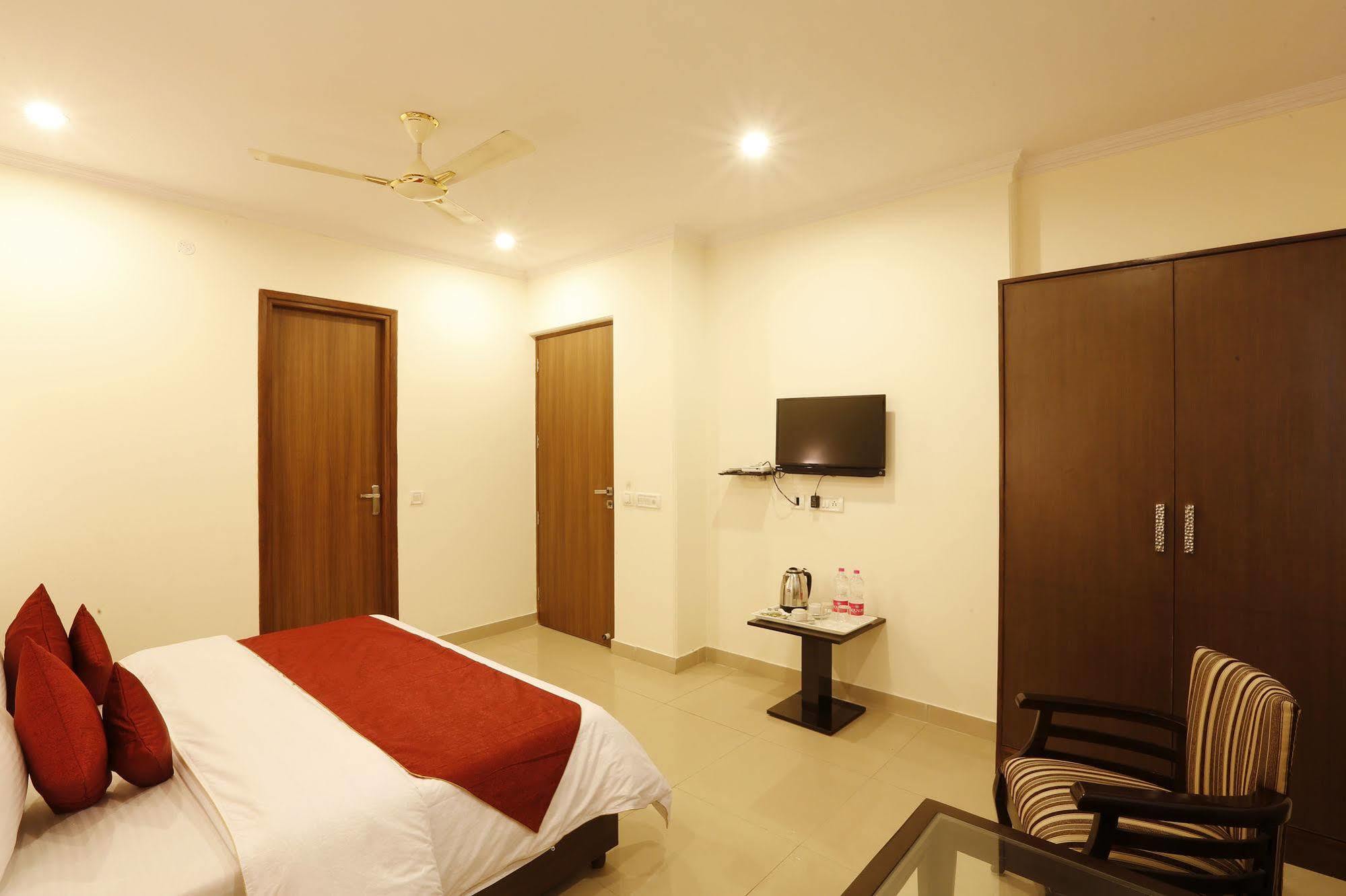 Hotel Chanakya Inn Új-Delhi Kültér fotó